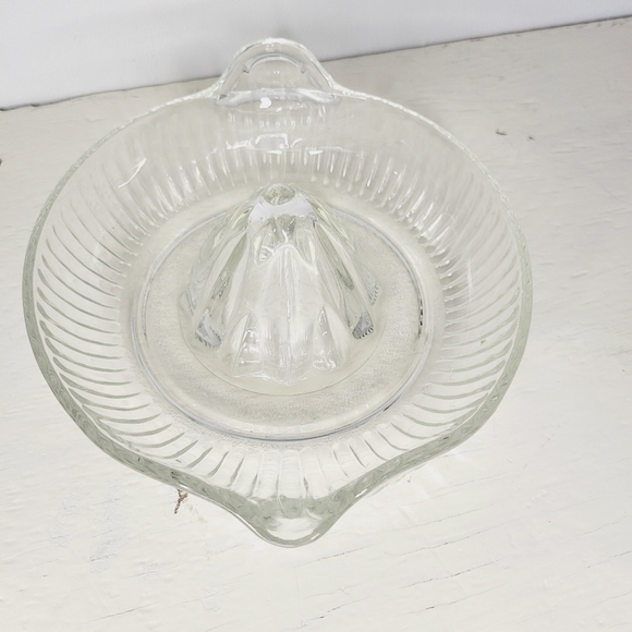 Hazel Atlas Juicer Reamer Large Vintage 1940s Juicer with Thumb Handle - Picture 4 of 11